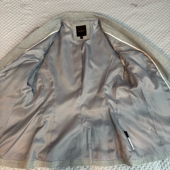 The Limited Women's Gray Blazer | Excellent Used Condition - Picture 10 of 10